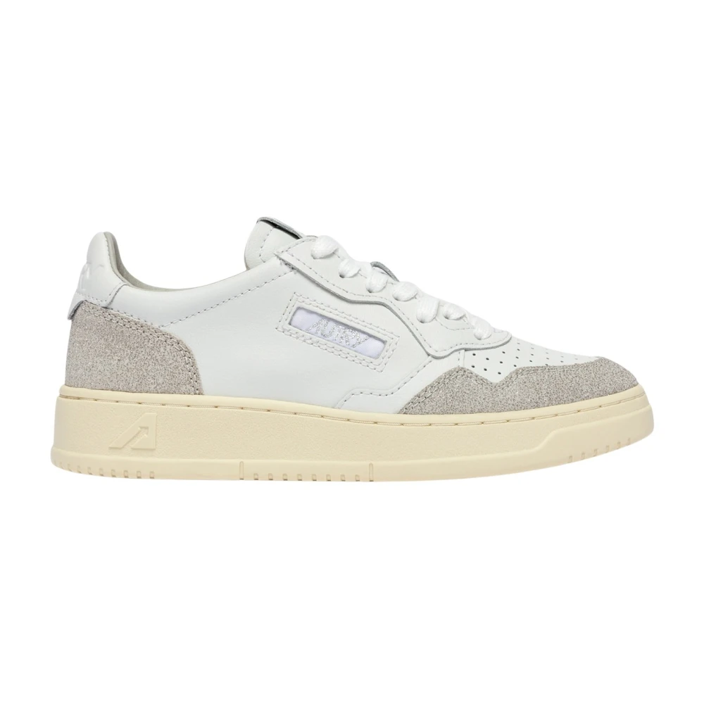 Autry Women's White Sneakers, 4 Uk, Medalist Low
