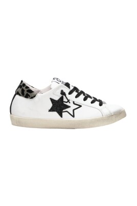 white-leather-sneakers-elegant-comfort