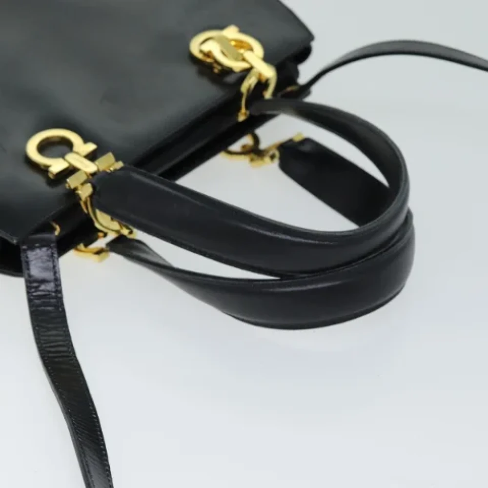 Salvatore Ferragamo Pre-owned Leather handbags Black Dames