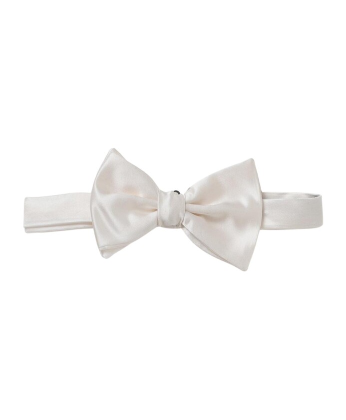 elegant-papillon-en-soie-jaune