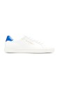 baskets-en-cuir-avec-detail-perfore