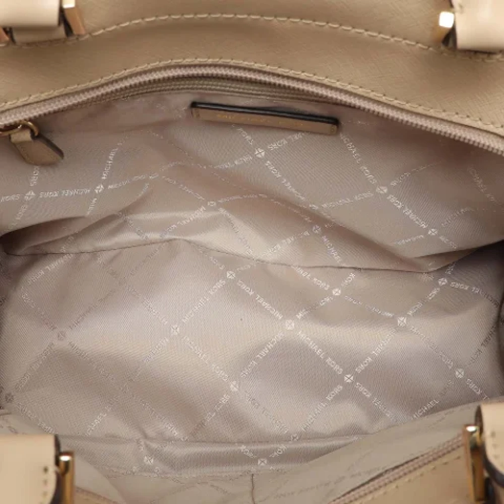 Michael Kors Pre-owned Leather handbags Beige Dames
