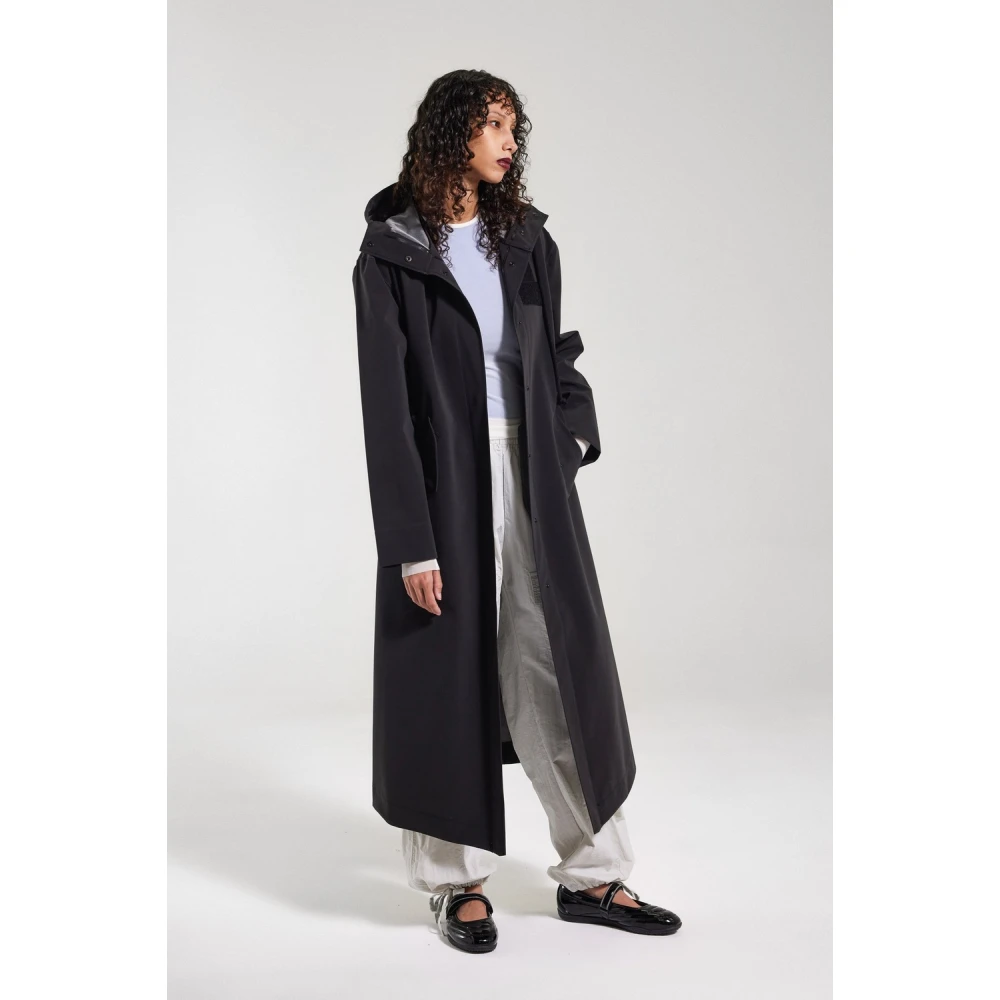 Stutterheim Matte Regenjas met V-Vormige Voorkant Black Dames