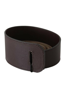 dark-leather-belt-with-tone-hardware