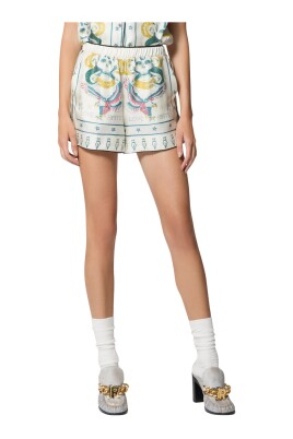 vita-shorts-med-grafiskt-tryck