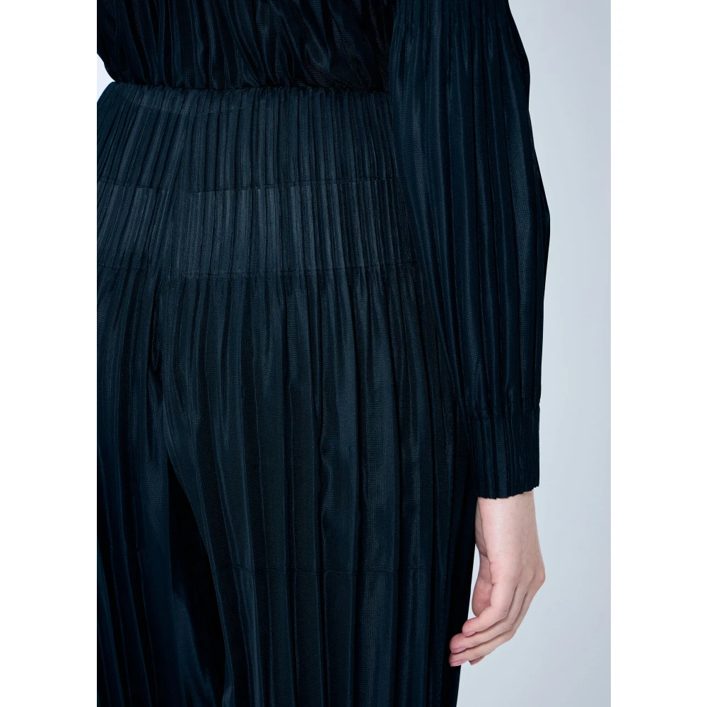 Issey Miyake Geplooide Korte Broek Black Dames