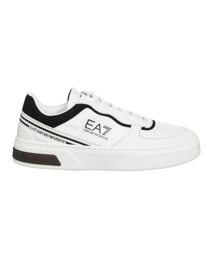 lace-closure-sneakers