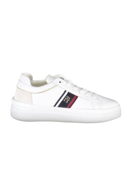 stylish-white-sneaker-with-contrasting-details