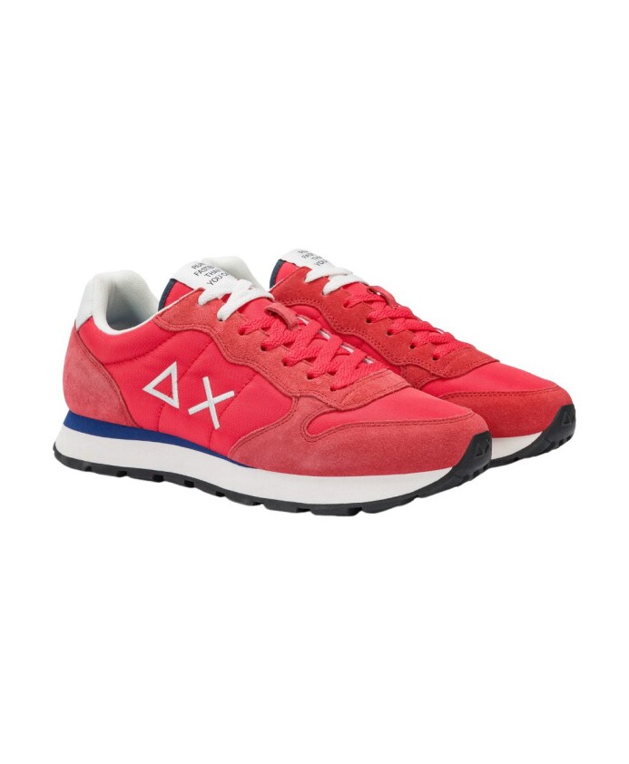 sneakers-rouges-en-daim-avec-lacets-blancs-doubles