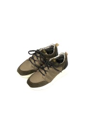Sneakersy