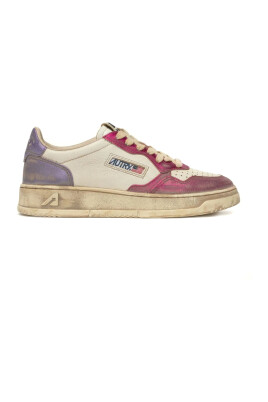 sneakers-basses-vintage-en-blanc-fuchsia