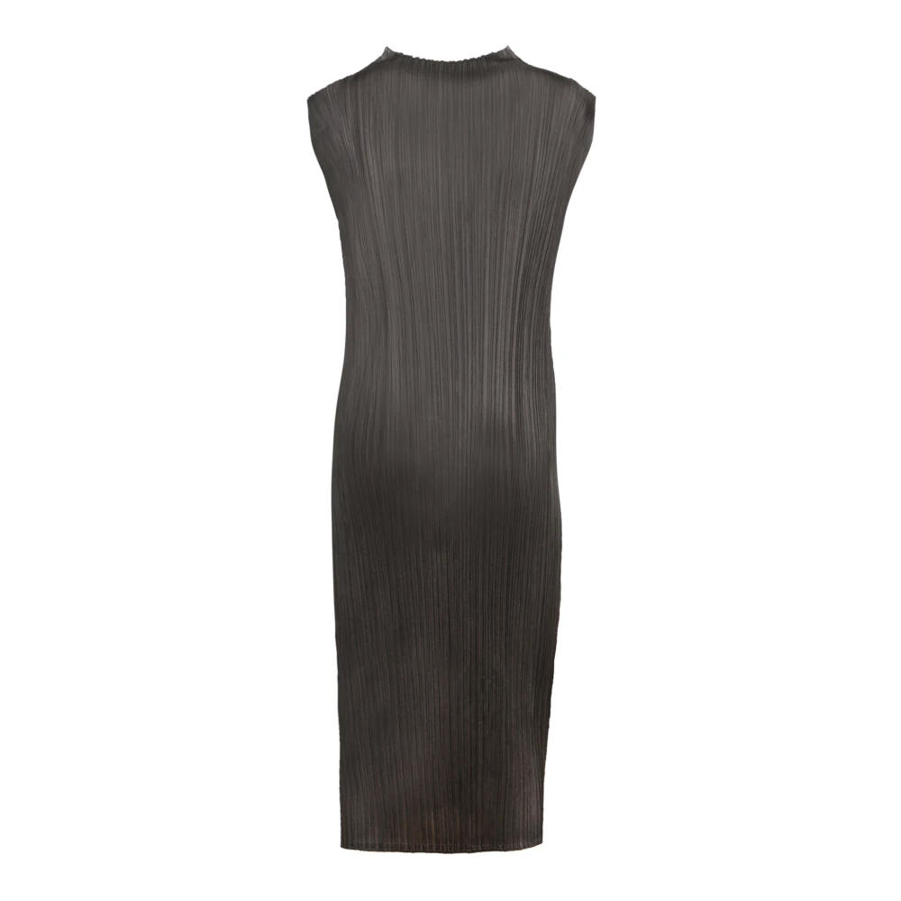 Issey Miyake Mouwloze geplooide lange jurk Black Dames