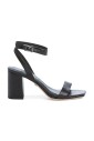 elegantes-sandales-a-bout-ouvert