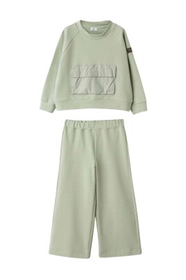green-clothing-for-kids