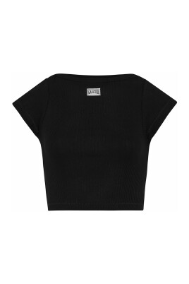 black-ribbed-cropped-t-shirt-stylish-patch