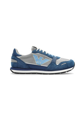 sneakers-with-logo