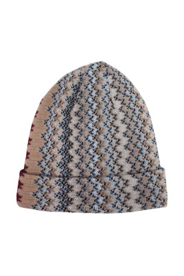 bonnet-en-laine-tricote-a-motif