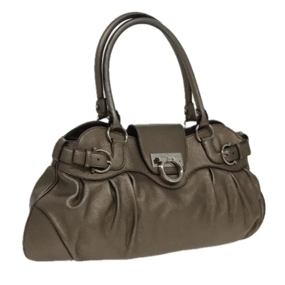 Salvatore Ferragamo Pre-owned Leather handbags Gray Dames