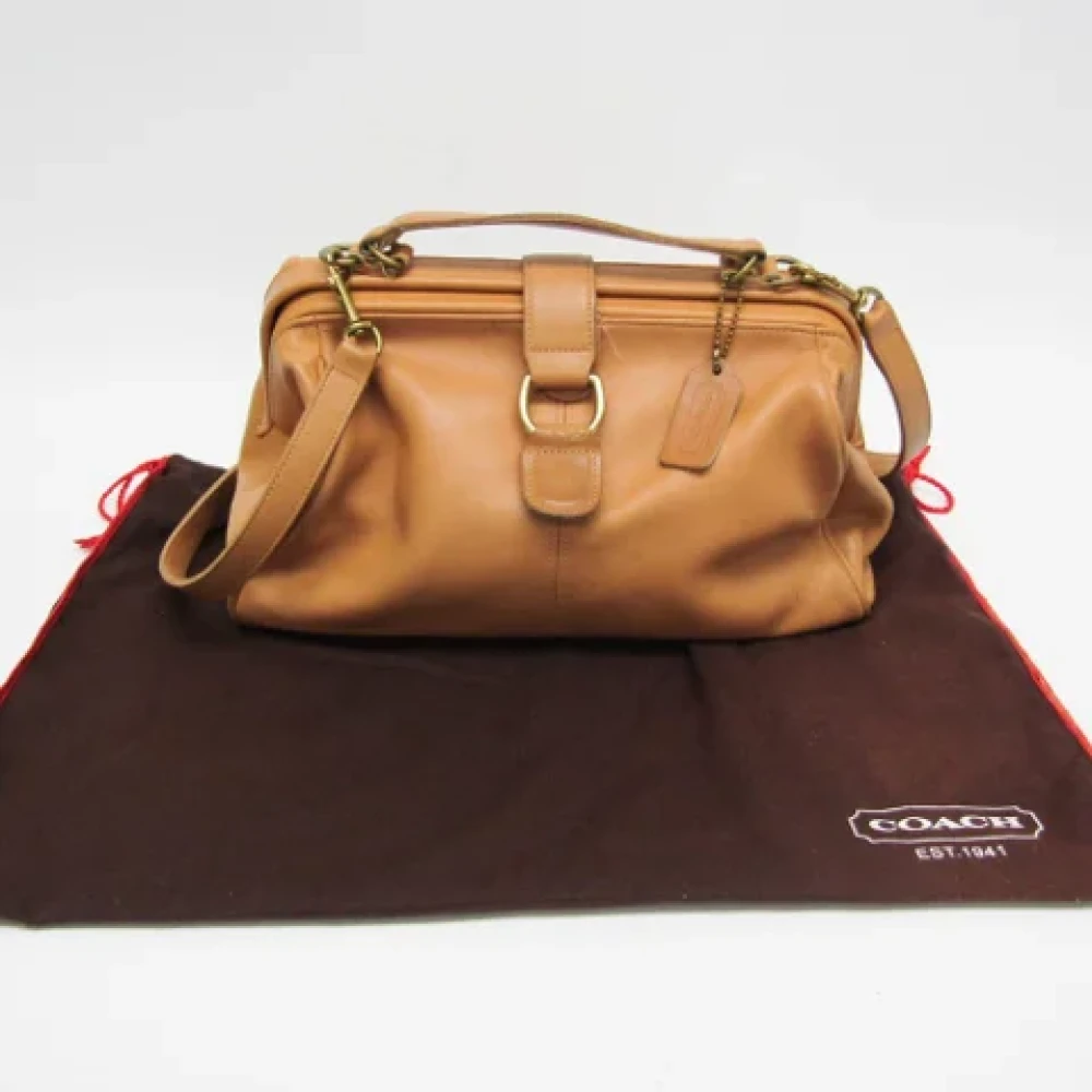 Coach Pre-owned Leather shoulder-bags Beige Dames