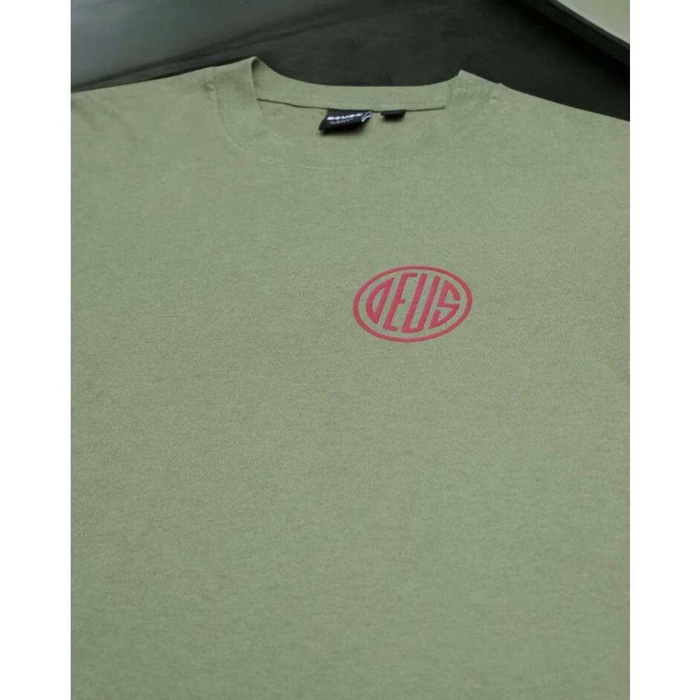 Deus Ex Machina Pill Logo Tee in Pine Green Heren