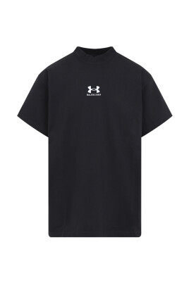 black-t-shirt-with-iconic-style