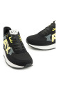 sneakers-noires-avec-inserts-en-daim