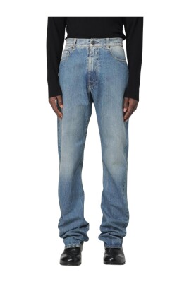 light-wash-straight-leg-jeans