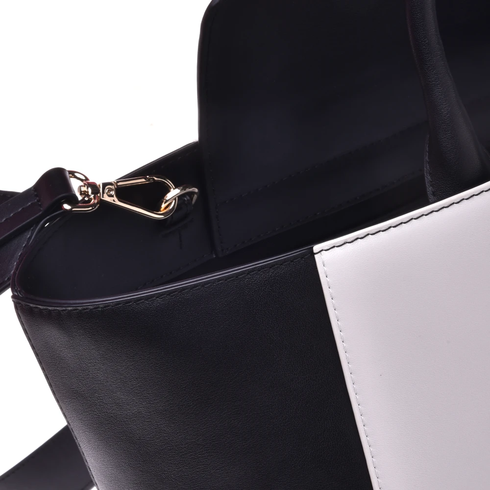 Baldinini Leather handbag in black and white Dames