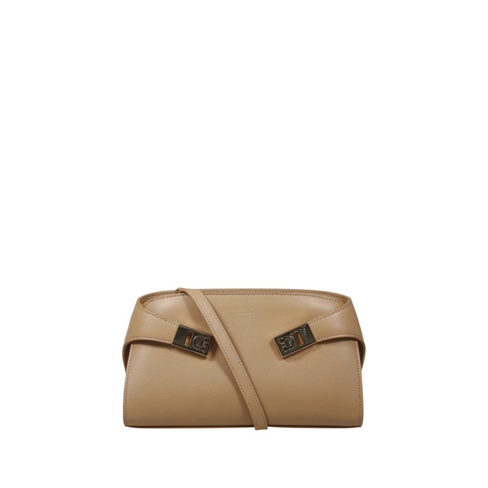 Salvatore Ferragamo Licht Camel Hug Tas Brown Dames