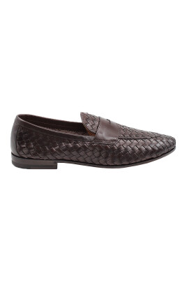 chaussures-plates-marron-fonce-avec-bride-en-cuir-de-veau