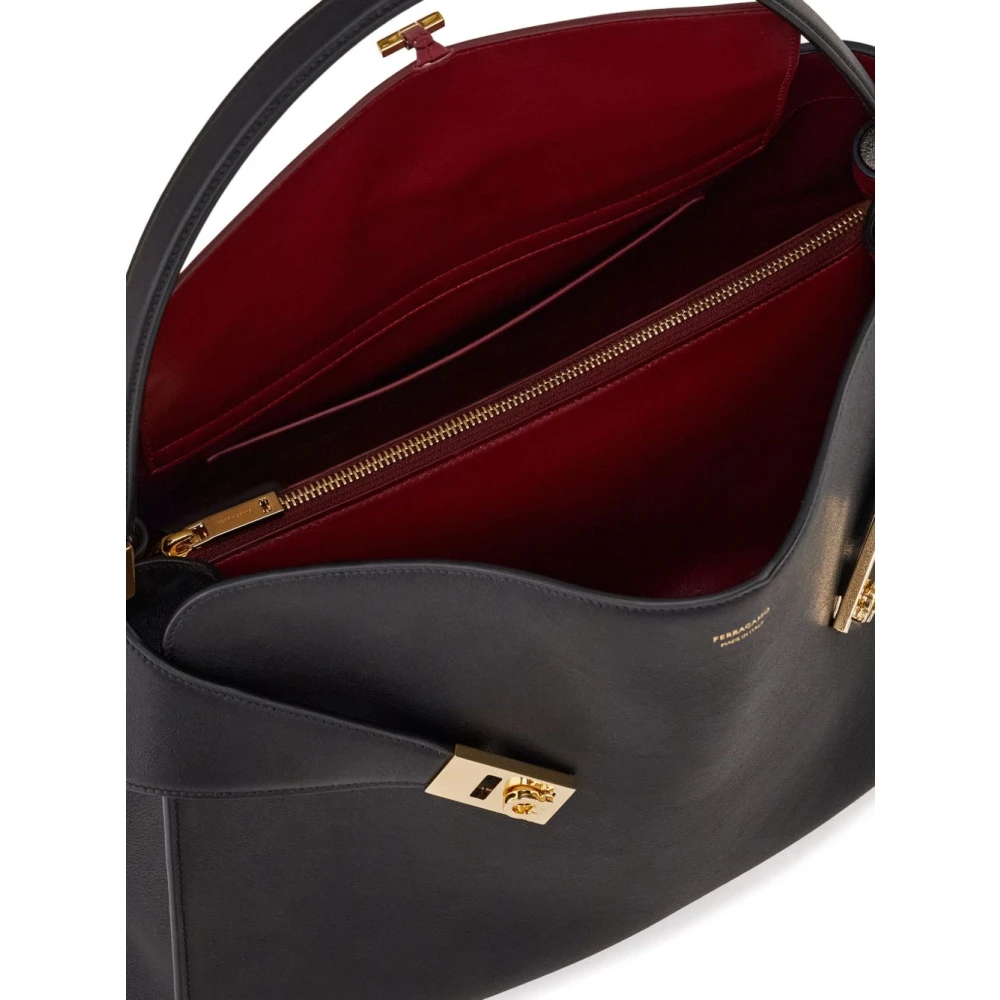 Salvatore Ferragamo Zwarte leren schoudertas Gancini Black Dames
