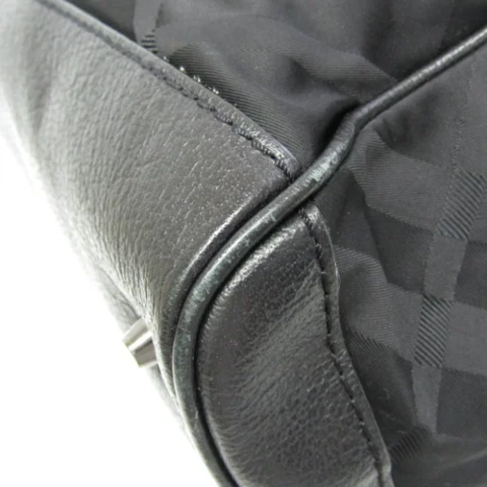 Burberry Vintage Pre-owned Fabric shoulder-bags Black Dames
