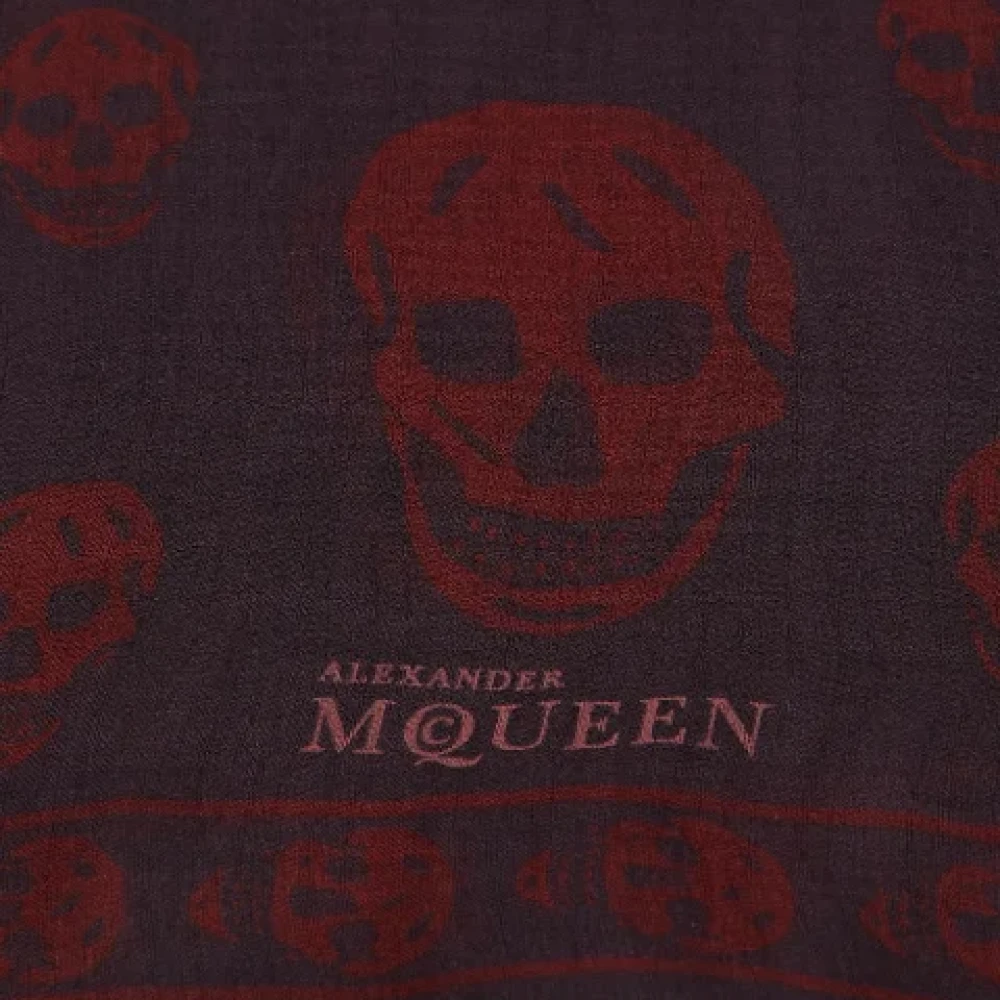 Alexander McQueen Pre-owned Silk scarves Purple Dames