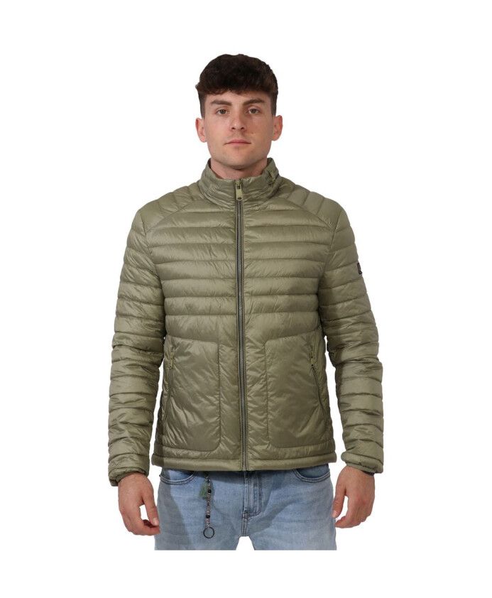 gilet-leger-vert-avec-capuche-dissimulee