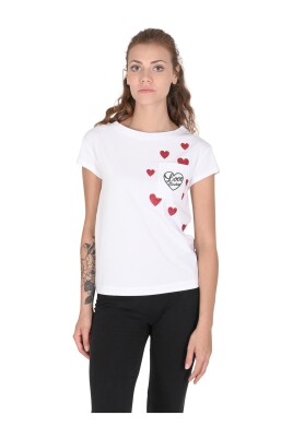 white-heart-t-shirt-classic-style