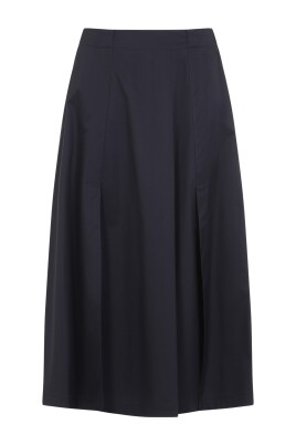blue-skirt-elegance