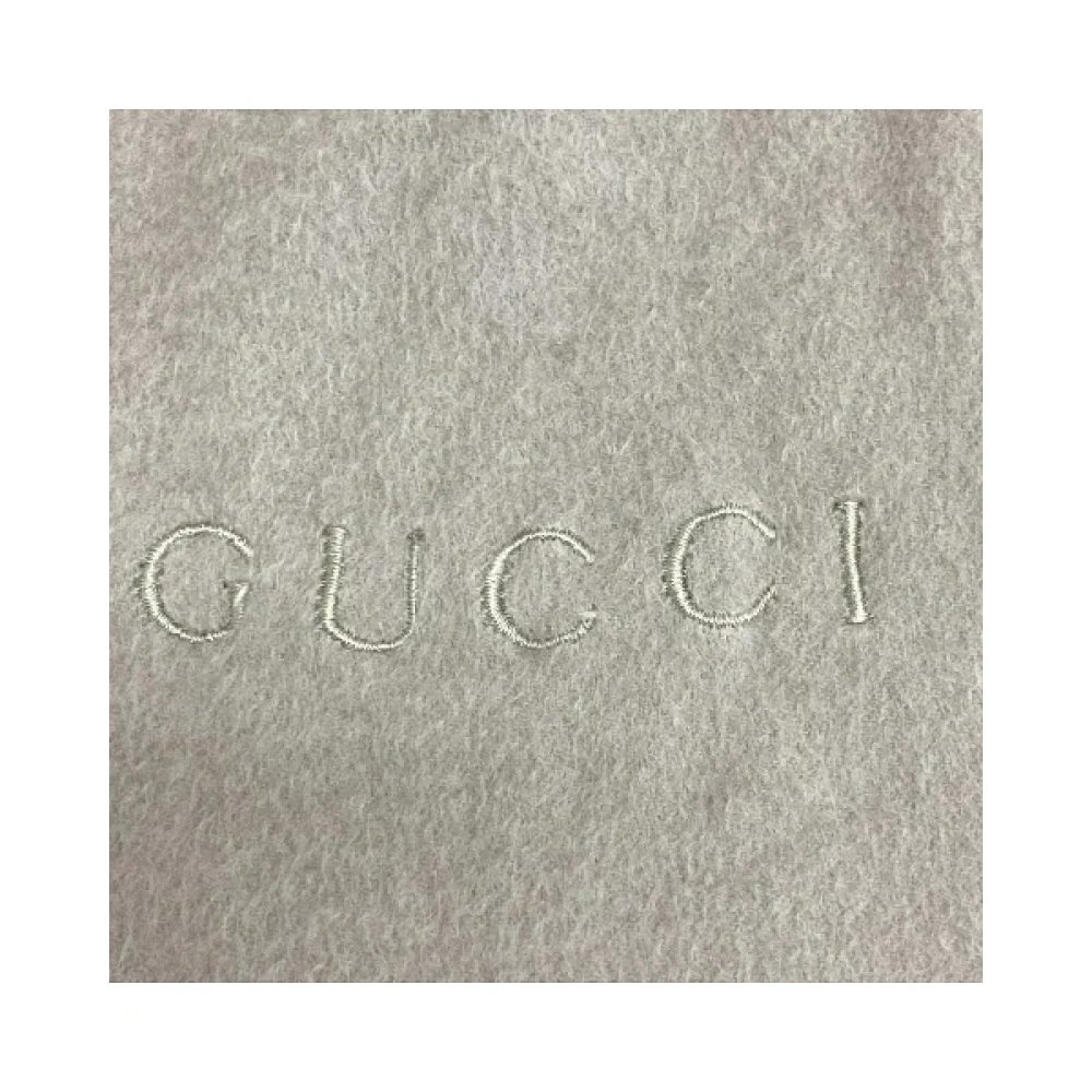 Gucci Vintage Pre-owned Cashmere scarves Gray Dames