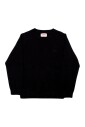 pull-noir-avec-detail-dechire