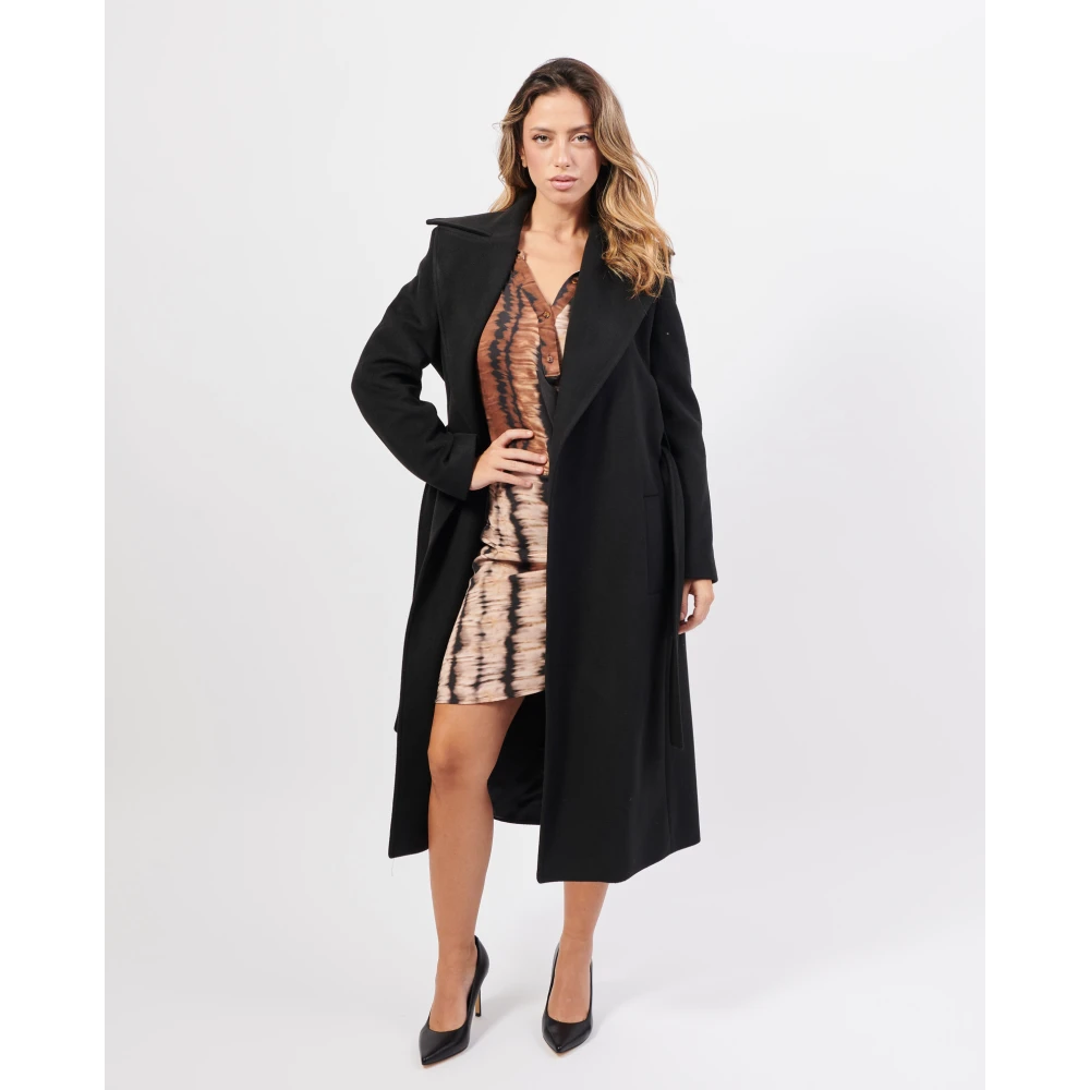 Jijil Zwarte Lange Jas met Riem Sluiting Black Dames