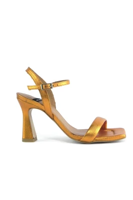 Sandaler med hög häl