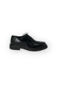 chaussures-en-cuir-lacees