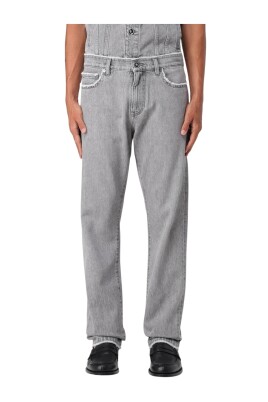 grijze-raw-hem-jeans-stijlvolle-mode