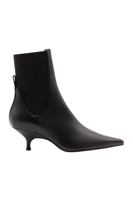Tara Ankelboots