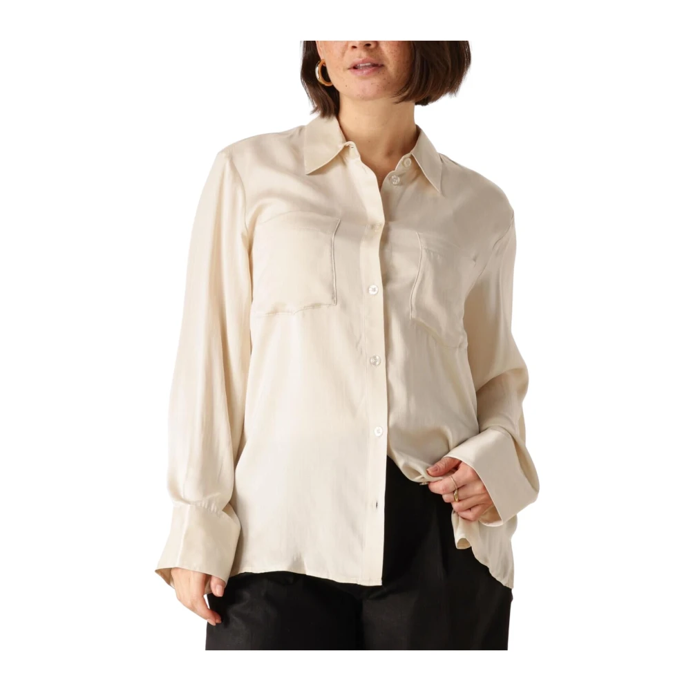 Gestuz Witte Zijden Shirt Veelzijdig en Elegant Beige Dames