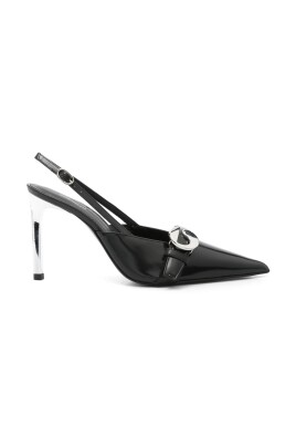 black-heeled-shoes
