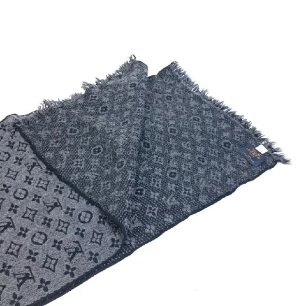Louis Vuitton Vintage Pre-owned Wool scarves Gray Heren