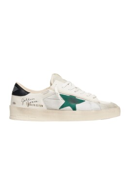 white-sneakers-with-used-look