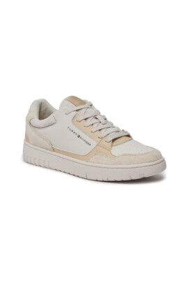 casual-sneakers-for-men-and-women