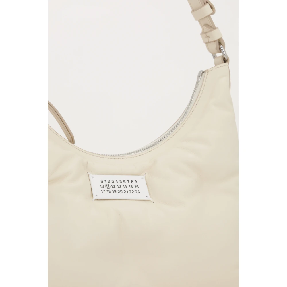 Maison Margiela Gewatteerde Hobo Tas in Ivoor Beige Dames