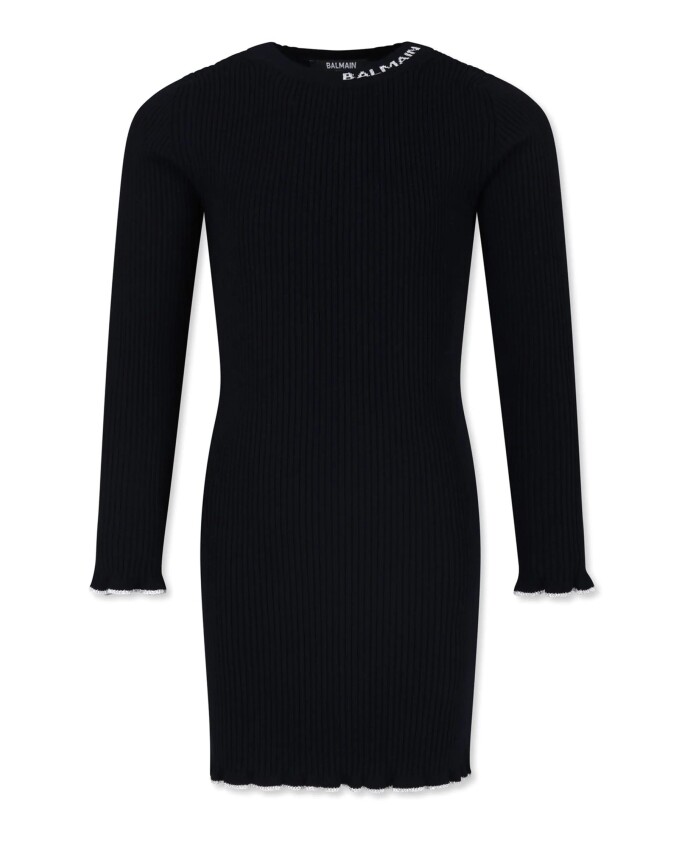 robe-noire-a-logo-et-motif